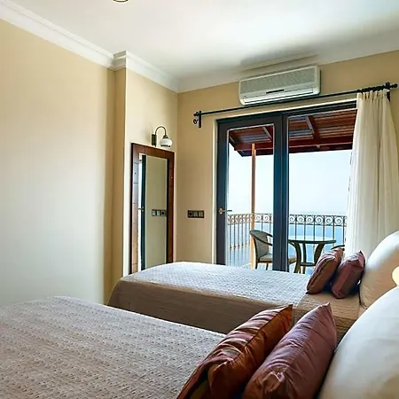 Villa Sleeps 10 Pool Wifi *