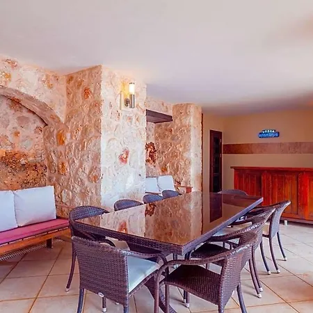 Sleeps 10 Pool Wifi Villa *