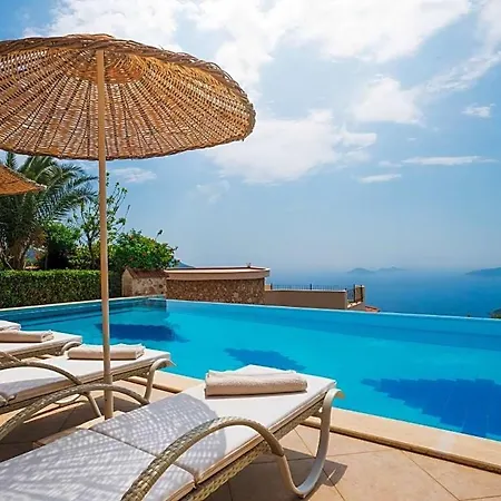 Sleeps 10 Pool Wifi Villa