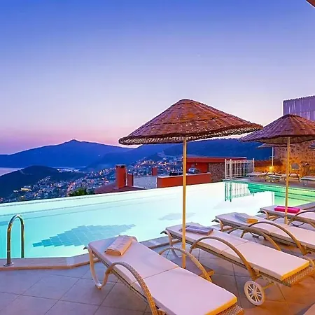 Villa Sleeps 10 Pool Wifi *