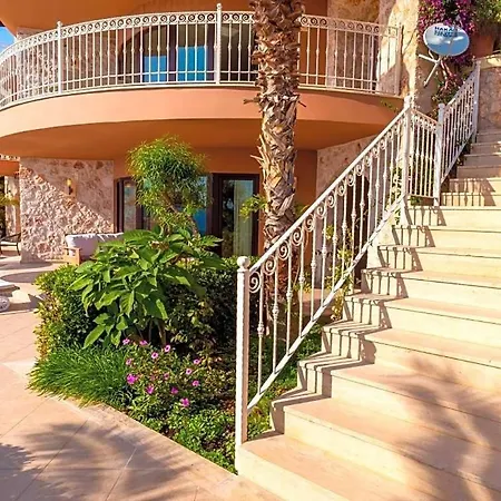 Villa Sleeps 10 Pool Wifi Kalkan
